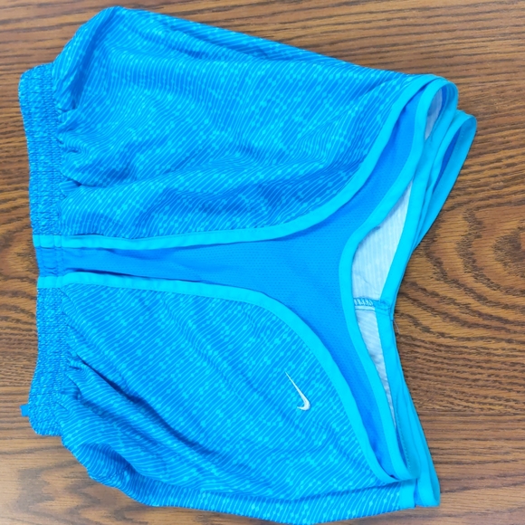 Nike Women’s Dri-FIT Tempo Running Shorts Size Small - Picture 4 of 4